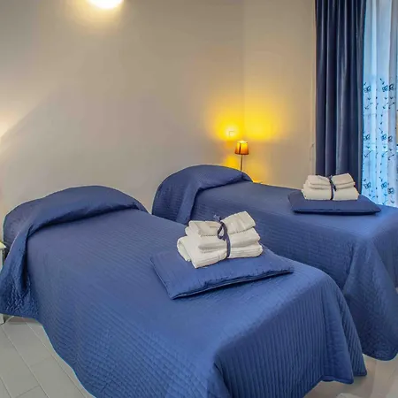 Intra' Residenza In Trastevere Affittacamere 4*